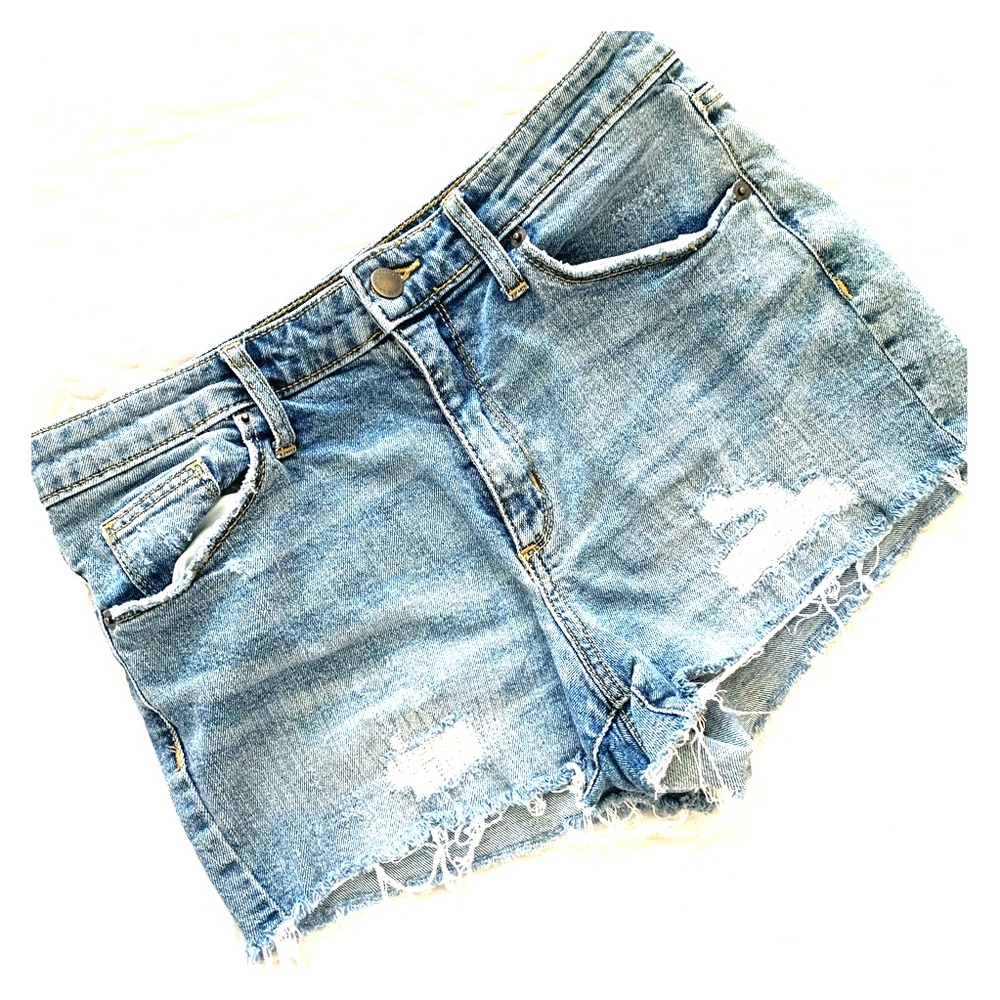 Women’s Size 8 distressed shorts